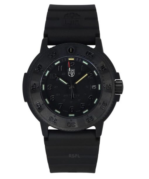 Montre de plongée à quartz pour homme Luminox Original Navy Seal avec bracelet en caoutchouc et cadran noir XS.3001.EVO.BO.S 200